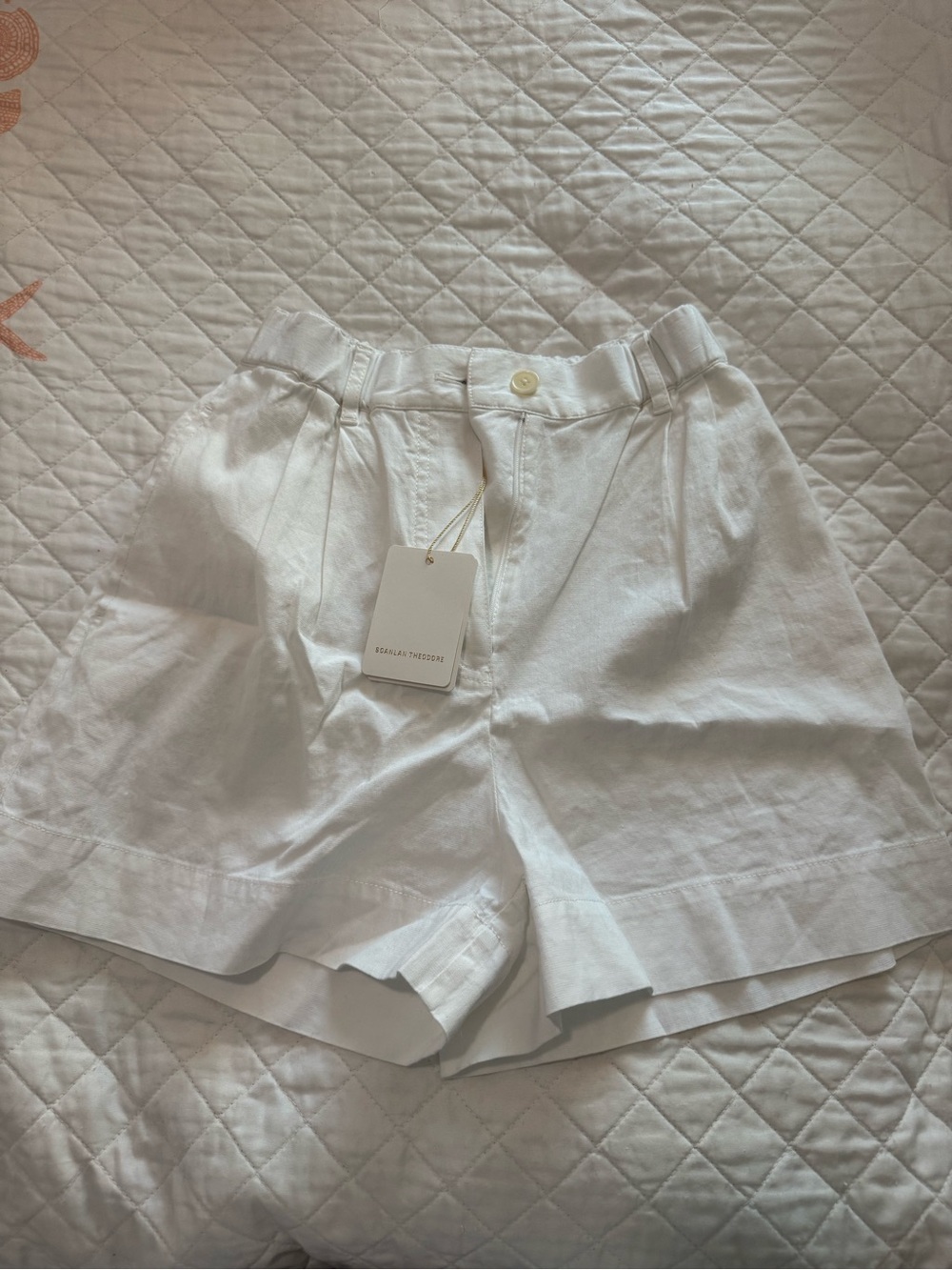 Scanlan Theodore White High-Waist Pleated Shorts